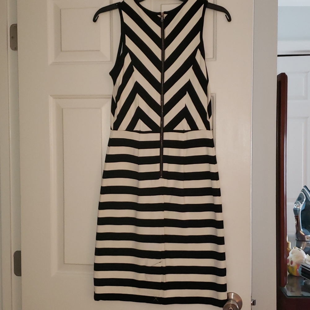 NWOT Black and white Loft dress - Picture 2 of 3